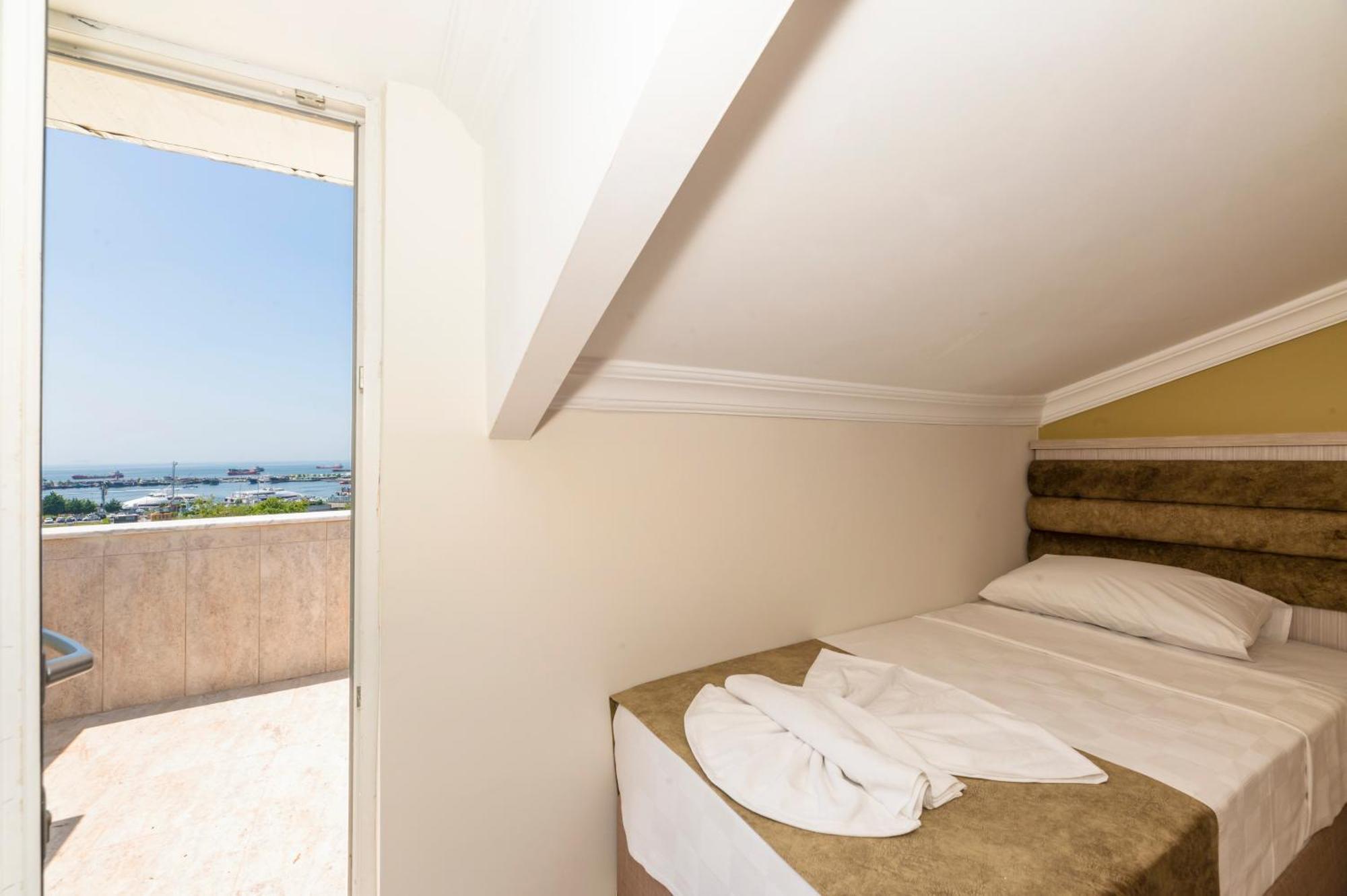 Bazaar Old Hotel 3*
