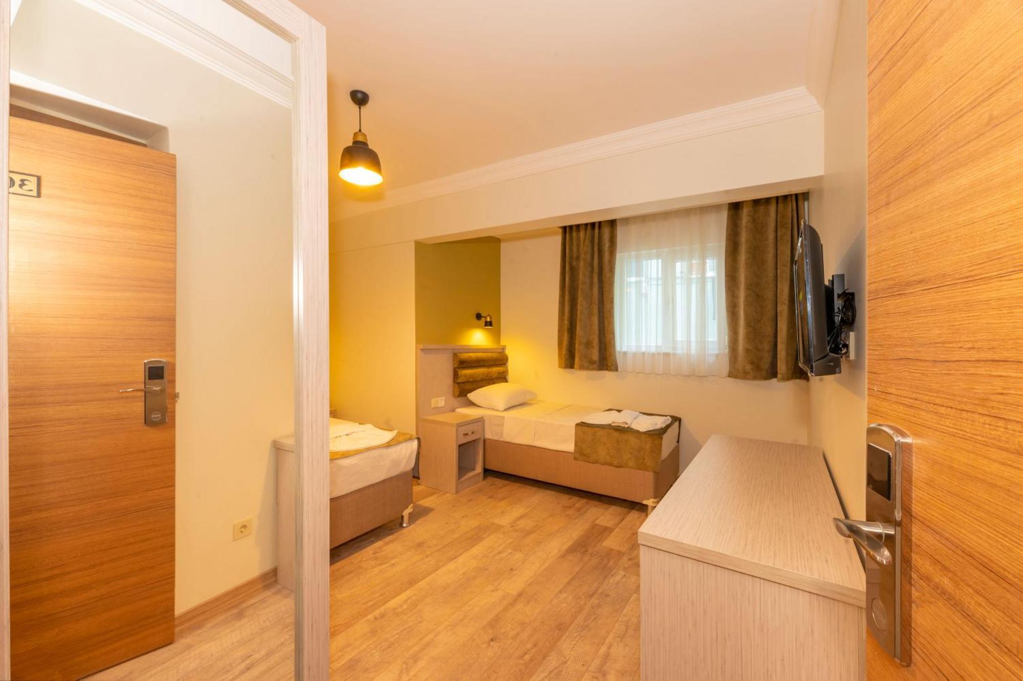 Bazaar Old Hotel 3*